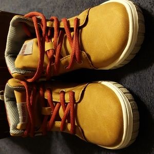 Parker Trail Boys Shoes